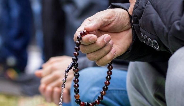 Урмат Жоробек: Бечел калктардын бел тутканы дин