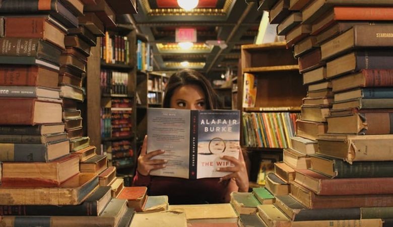 Бери караң: Дүйнө ойчулдары китеп жөнүндө эмне дейт?